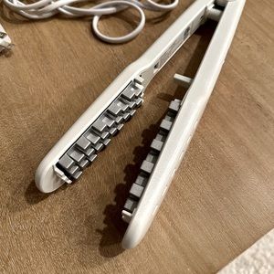 Voloom Classic 1-½” Inch Professional Volumizing Ceramic Hair Iron